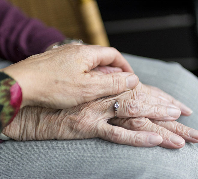 How In-Home Dementia Care Helps Families Navigate the Summer Months Safely